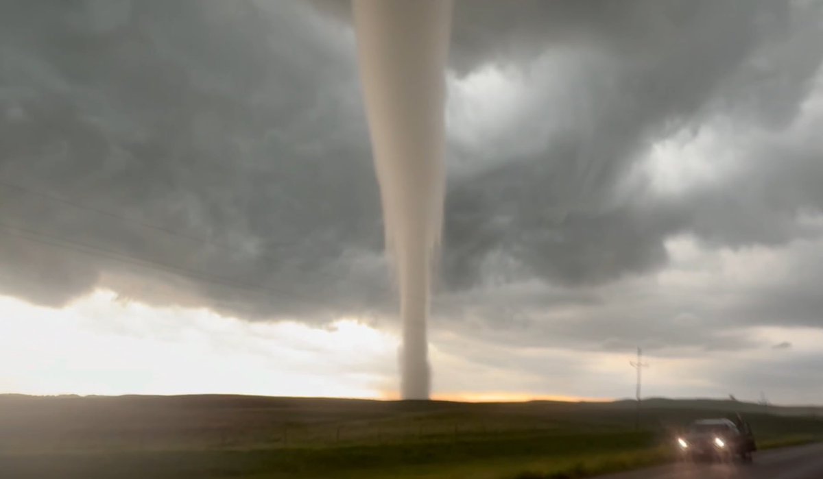 ReedTimmerUSA's tweet photo. The most CRAZY #TORNADO intercept ever in my career in the Dominator! MUST WATCH: https://t.co/CFm4dWKicC https://t.co/sl8FBsIMzc