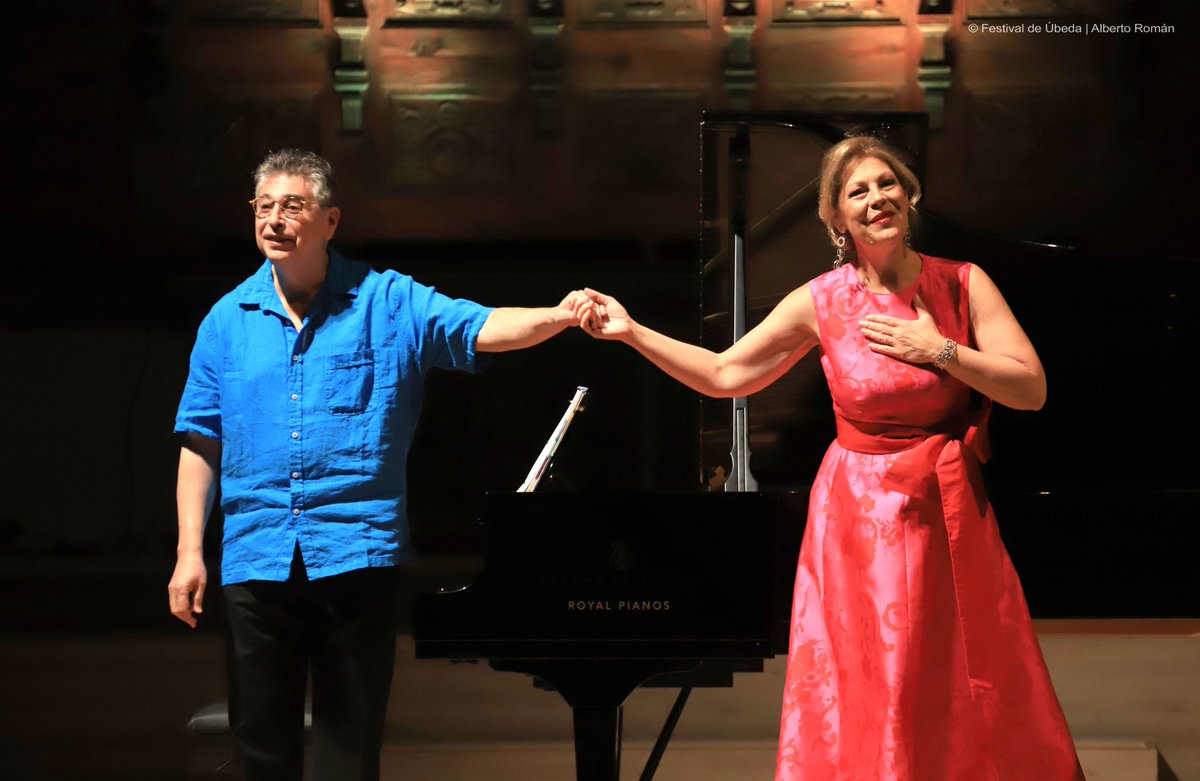 𝗘𝗡 𝗗𝗜𝗥𝗘𝗖𝗧𝗢 | Los amantes de la ópera han tenido la oportunidad de deleitarse con la soprano Sondra Radvanovsky, artista mundialmente reconocida, que ha estado acompañada por el prestigioso pianista Anthony Manoli para presentar ‘From loss to love’ (3)