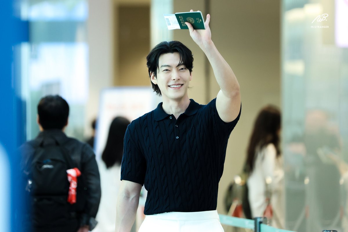 250618 #김우빈 👋