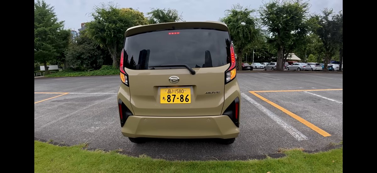 hiroalphard's tweet photo. 新型ムーヴのハイマウントストップランプの球の数なんだけど、シートヒーター付けた方が多い方なのかな（左）
ウナ丼さんの動画より https://t.co/HULFmLB82c