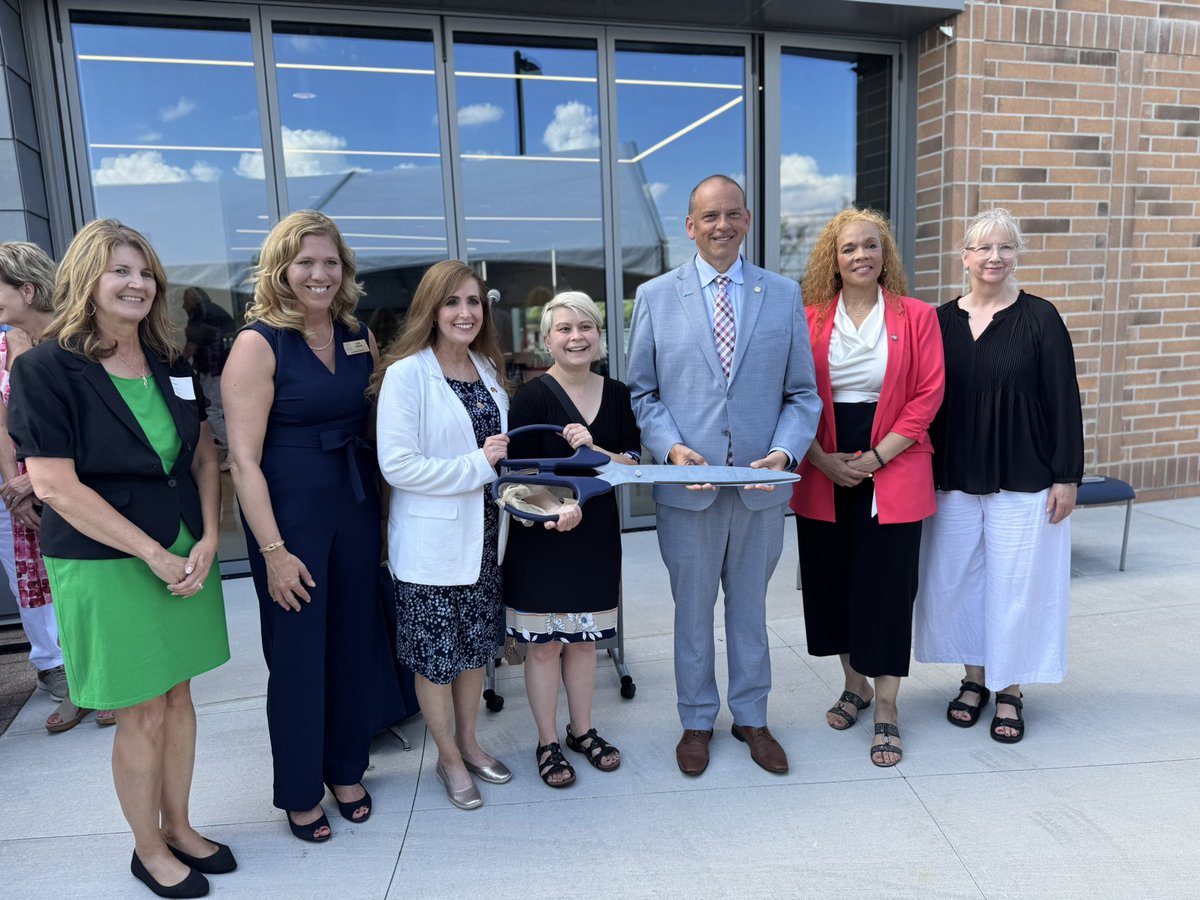 theresagavarone's tweet image. The National Museum of the Great Lakes is a true gem of Northwest Ohio!
This week, the National Museum of the Great Lakes celebrated a significant milestone with a ribbon cutting ceremony for their impressive Second Wave expansion!