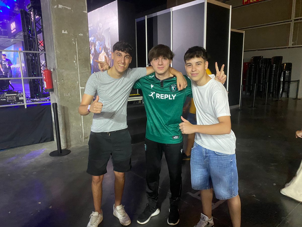 Talking with the goat <a href="/MauryTunno/">TTM Maury</a> <a href="/adriuberbs/">adriuberbs</a>