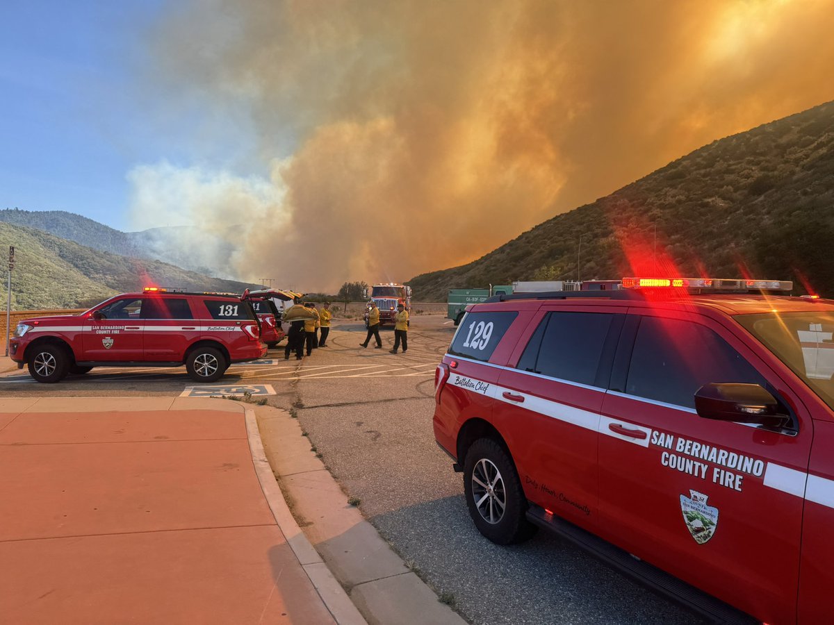 CALFIREBDU's tweet photo. #LakeFire In unified command with @SanBernardinoNF @SBCOUNTYFIRE @CALFIREBDU https://t.co/qEvgmDZ9XS