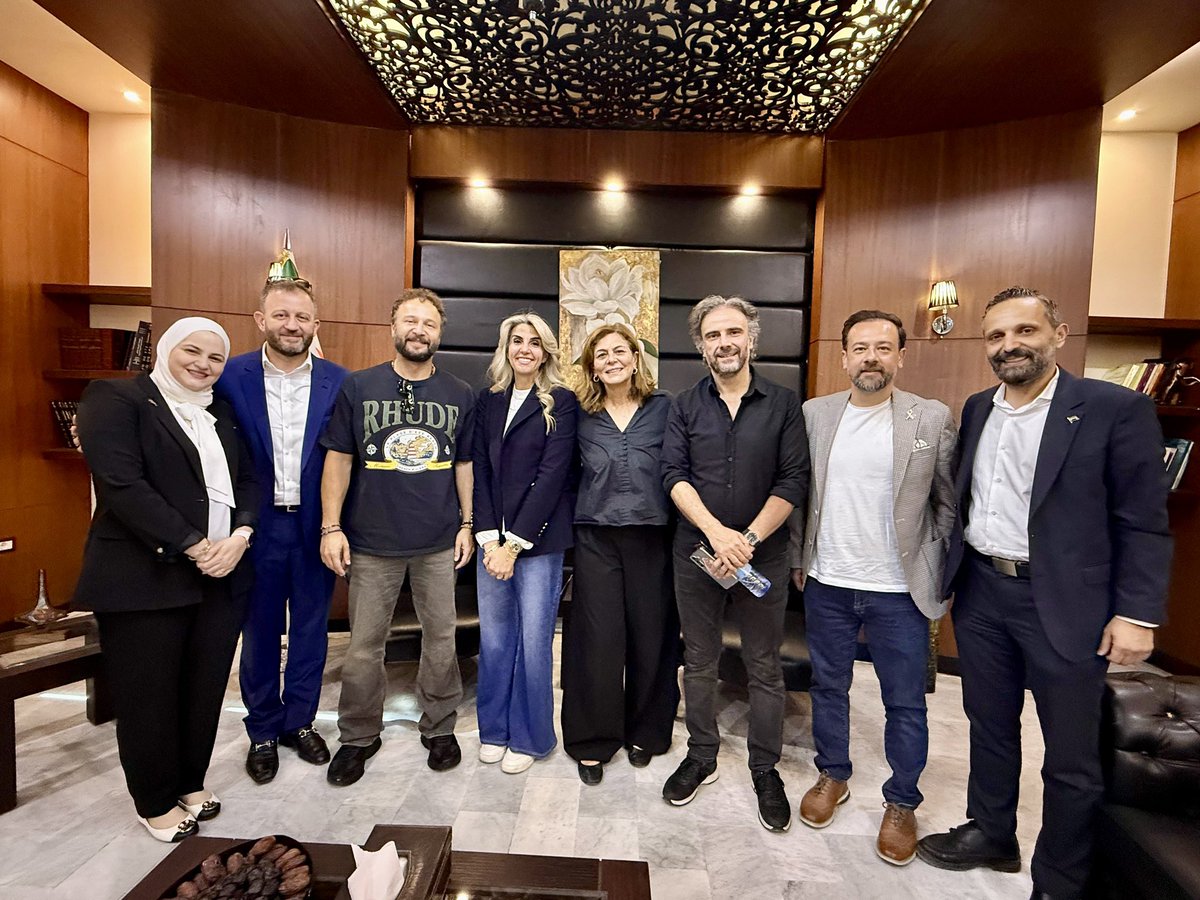 AliaNatafgi's tweet image. تشرف أعضاء التحالف السوري الأمريكي من أجل السلام والازدهار بفرصة لقاء معالي السيدة هند قبوات، وزيرة الشؤون الاجتماعية والعمل في سوريا — وهي قامة قيادية متواضعة وملهمة، يُشهد لها بالتفاني الصادق في خدمة شعبها.
تركّزت محادثتنا حول سُبل دعم منظمتنا للمبادرات المحلية بشكل فعّال،…