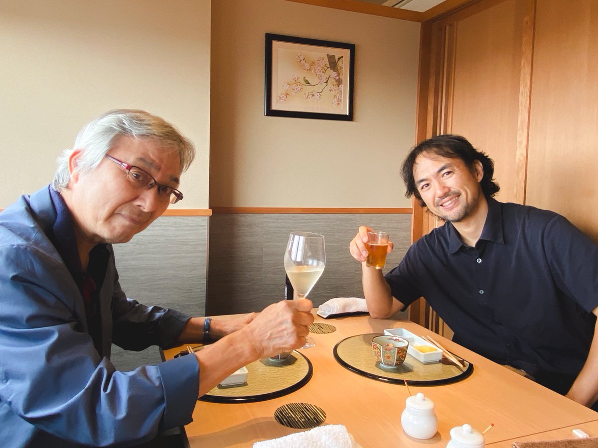 tamuraryo0524's tweet image. 私の5月の誕生日と妻と息子の6月の誕生日をまとめての食事会を幸士がセッティングしてくれた。
数日前から妻と暫く天ぷら食べてないなぁ。と話していた天麩羅のコースだった。
そして数日遅れの父の日。最新のTシャツとスニーカーまでプレゼント。