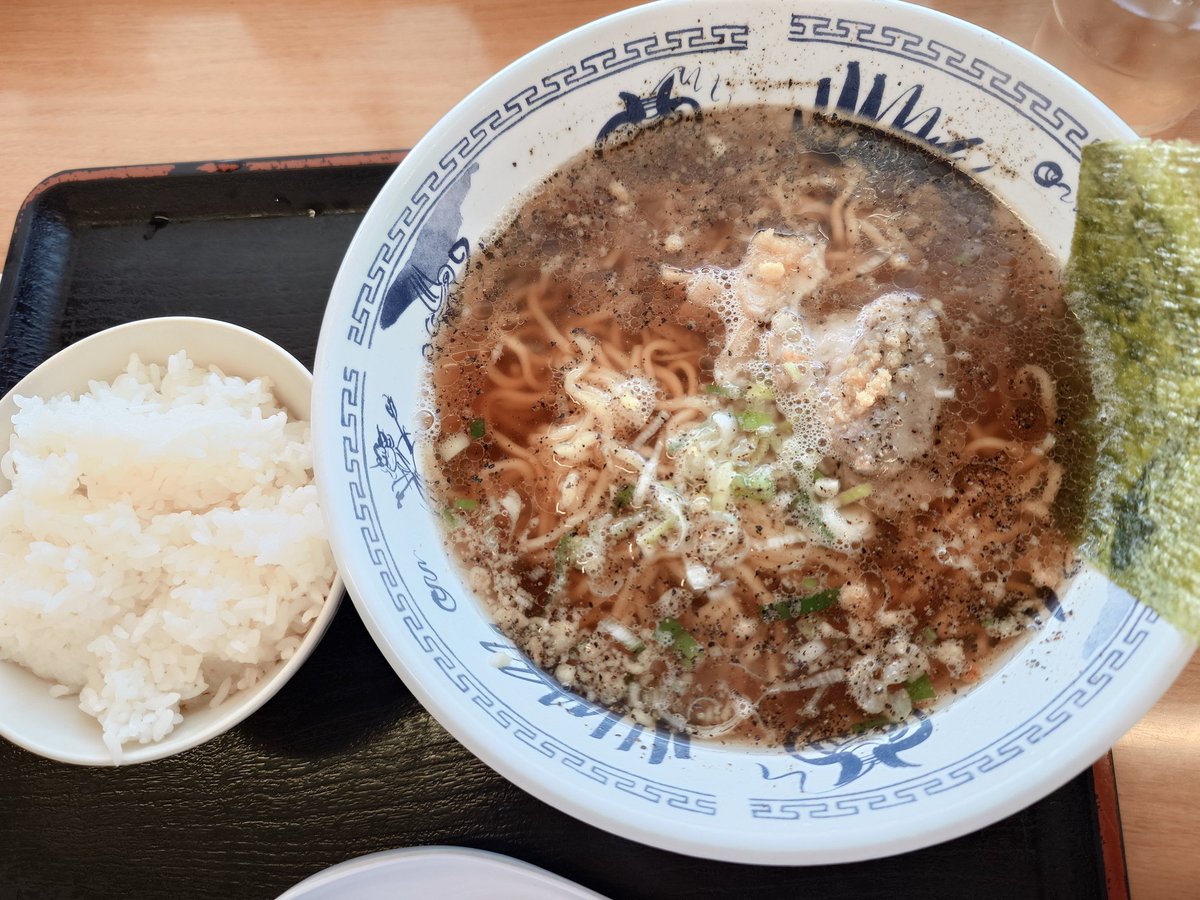 おはようございます

昨日帰りに朝パン買い忘れ
出た次いでに"にんたまラーメン"さんで
朝ラー🍜

このセットで¥480
コスパ最強かも🤣

石川県金沢市