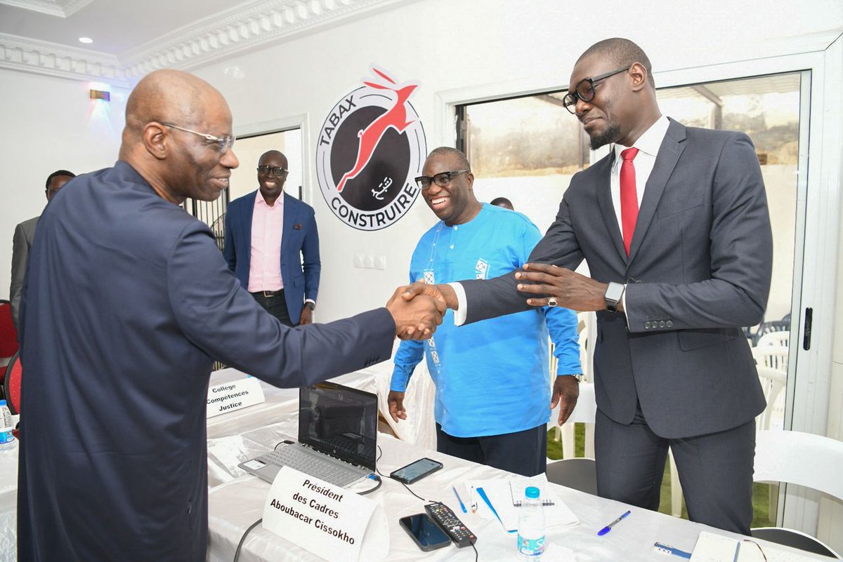Un Séminaire sur
la Bonne Gouvernance a été organisé ce 28 juin 2025 au siège du Parti TABAX-CONSTRUIRE par le Collectif des Cadres. Il a été un moment fort de réflexion autour des enjeux de la bonne gouvernance et des réformes.
#BonneGouvernance #Sénégal  #Tabax #Senegal2050