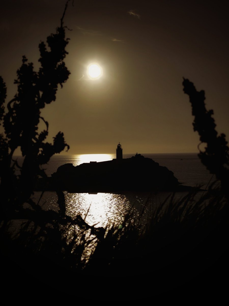 Evenings end .. godrevy
<a href="/ITVCharlieP/">Charlie Powell</a> <a href="/itvwestcountry/">ITV News West Country</a> <a href="/itvweather/">ITV Weather</a> <a href="/SpotlightUK/">Spotlight</a> <a href="/BBCSouthWeather/">BBCSouthWeather</a> <a href="/Kernow_outdoors/">Great Cornish Outdoors</a> <a href="/SunsetSnaps/">Sunset Snaps</a> <a href="/ChrisPage90/">Chris Page - Weatherman</a> <a href="/BBCCornwall/">BBC Cornwall</a> <a href="/CornwallLifeMag/">Cornwall Life</a> <a href="/ILoveCornwallUK/">Visit Cornwall</a> <a href="/BBCCountryfile/">BBC Countryfile</a>