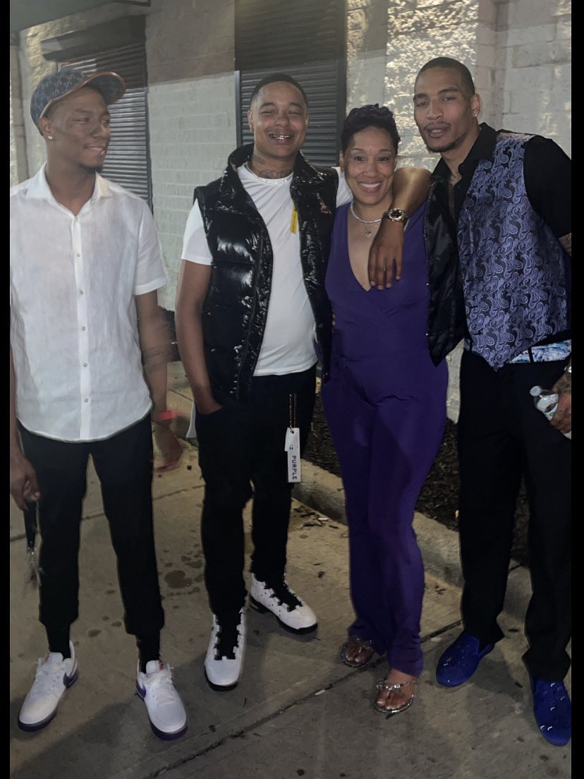 itzdageeker's tweet image. I loveeee you mommy 🕊️ #LLGHANA