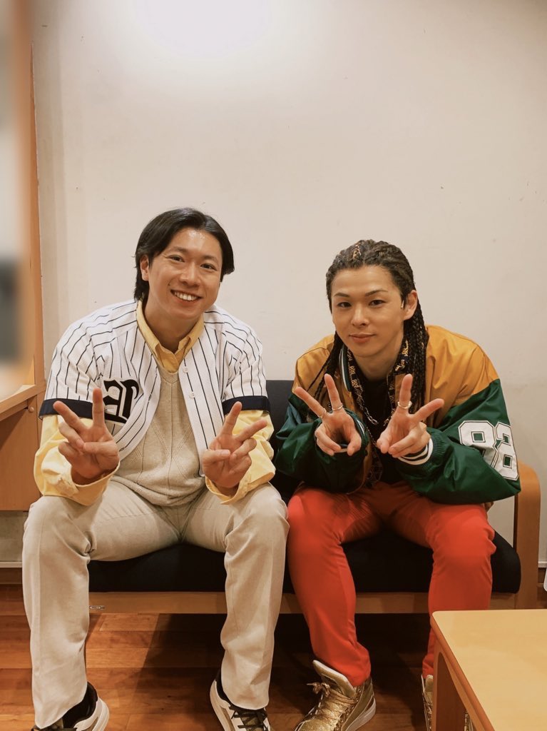 Take Me Out 
レジェンドチーム30試合目
ついに大千穐楽㊗️

ついにきてしまった最終戦
晴天の中明るい気持ちで、行ってきます

チームに明るい風をいつも吹かせてくれるロドリゲスと📸

本日も劇場にて、球場にてお待ちしております⚾️🧢

#TMO2025
#テイクミーアウト
#加藤良輔　さん