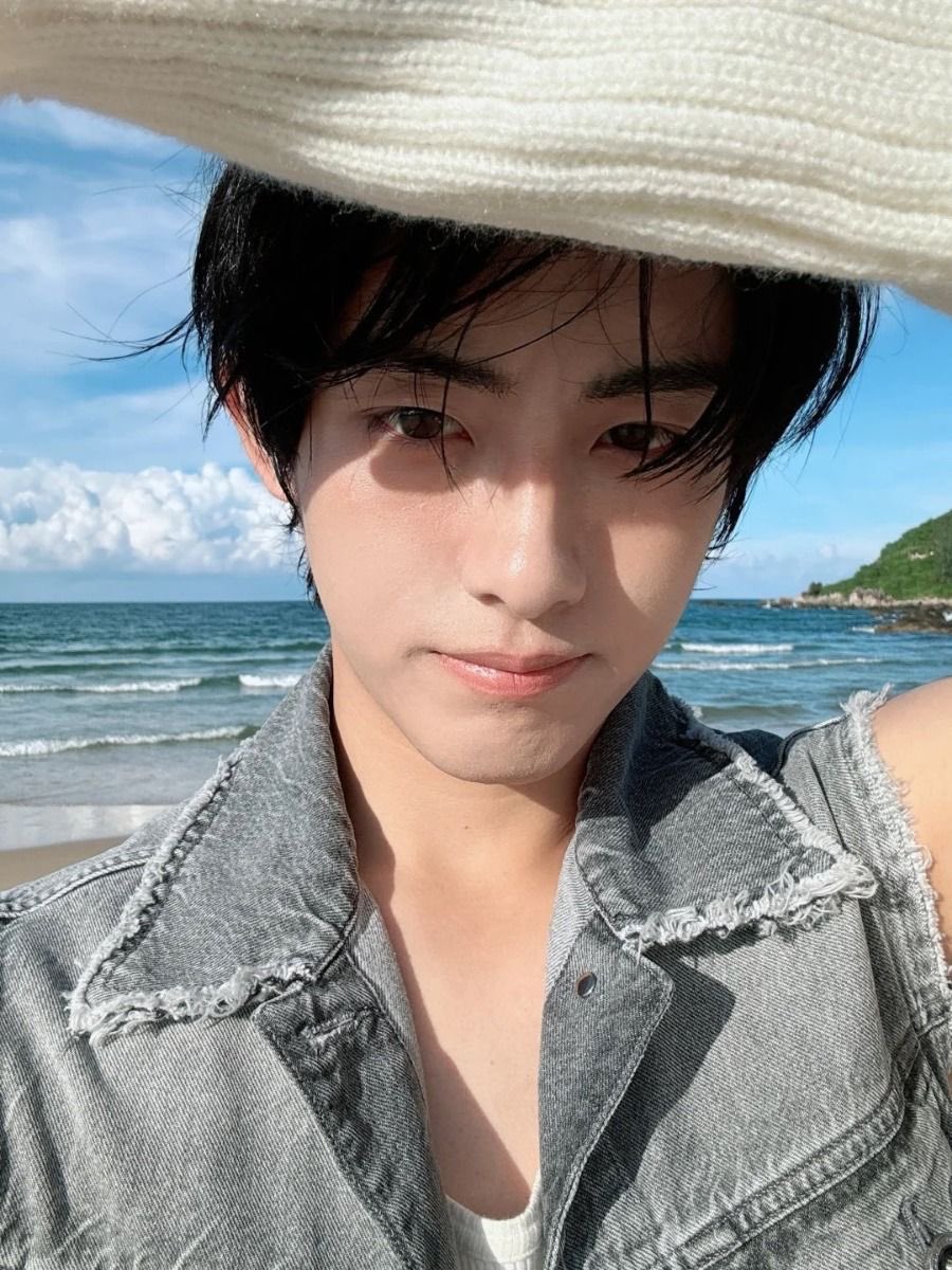 WINWIN_PERU's tweet photo. Wayzennie 👀
Describe 5 cosas que te hagan recordar a Winwin ~*

#WayVinLATAM
#WayV_NoWayOUT_in_LATAM

@WayV_official @livenationperu @masterliveperu @WorkShowsPE @MoveConcertsPE @thehubeventspe @studiopav_latam https://t.co/jY5lLx1xGZ