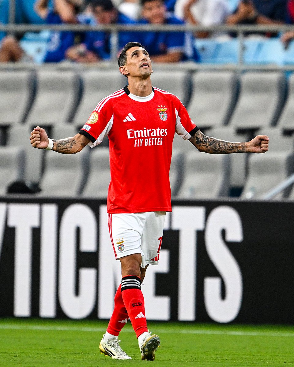 Ángel Di María 🇦🇷 cierra su etapa en el fútbol europeo.

Jugó más de 750 partidos entre Benfica, Real Madrid, Manchester United, PSG y Juventus. Cosechó ¡¡30 títulos!! a nivel clubes.

Hora de volver a casa, leyenda. Rosario Central lo espera.