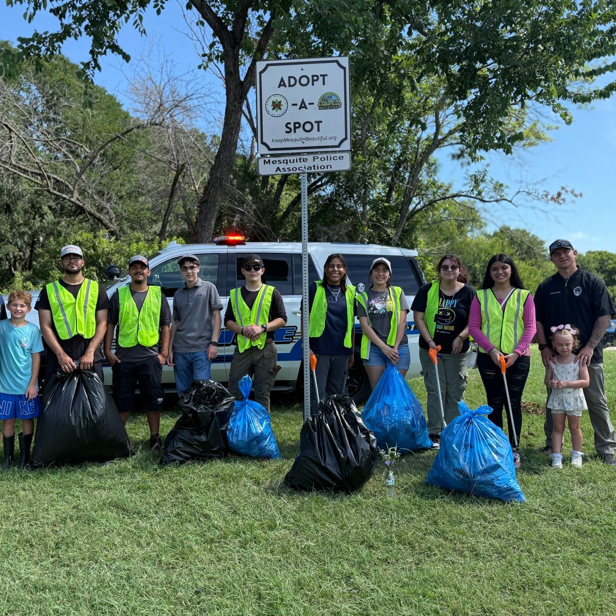 Community Champions in Action!

What an amazing day we had today as the #Mesquite #Police Explorers joined forces with the <a href="/MesquitePA/">Mesquite Police Association</a>  for a fantastic community trash pick-up!

We hit the Mesquite Police Association's "Adopt-a-Spot" on the north side of East Glen at Smokey