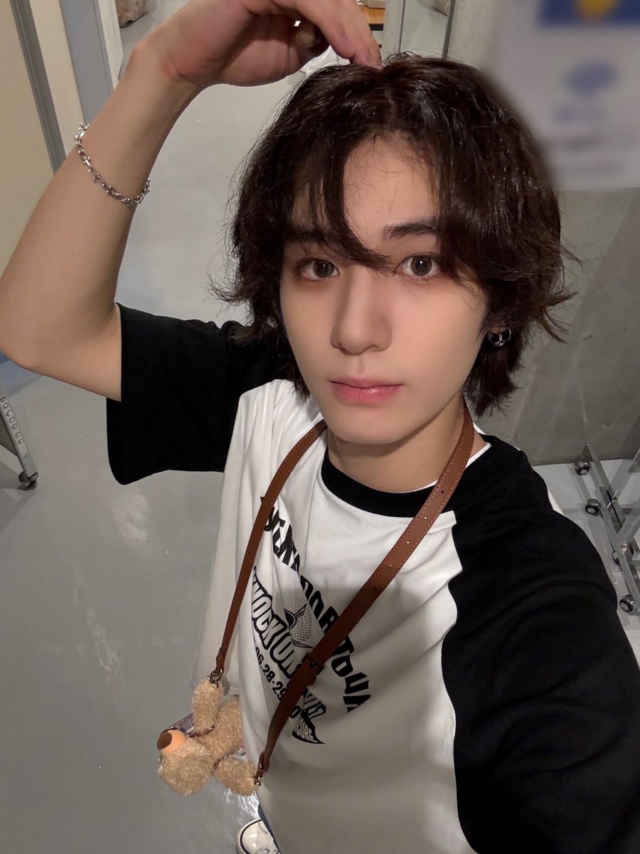 leehan pics tweet media