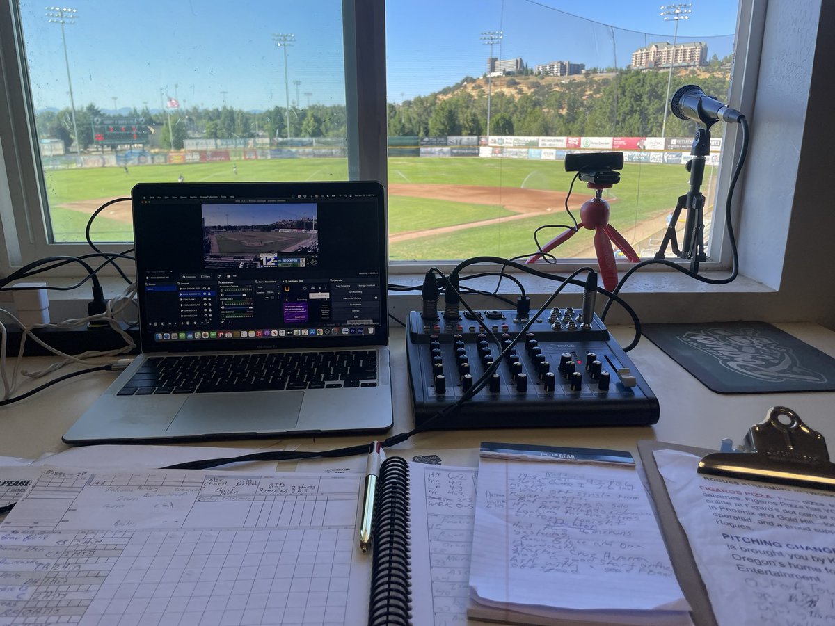 Perfect evening at the ballpark in Medford!! <a href="/MedfordRogues/">Medford Rogues</a> looks to take the series against the <a href="/stocktonpearls/">Stockton Pearls</a>. Catch the action on my YouTube channel: Bryan Welch!! <a href="/STAAtalent/">STAA🎙</a>  

m.youtube.com/@bryanwelch460…