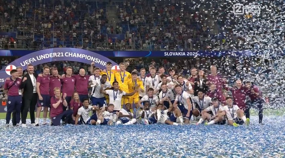 foet247europa's tweet photo. Harvey Elliott is the 11th player to play in and win more than one European Under-21 Championship final after Christian Panucci, Fabio Cannavaro, Roberto Muzzi, Dario Marcolin, Daniel de Ridder, David de Gea, Thiago, Martín Montoya, Iker Muniain and Danny Thomas. #U21EURO #ENGGER https://t.co/kUmmd3JDPm