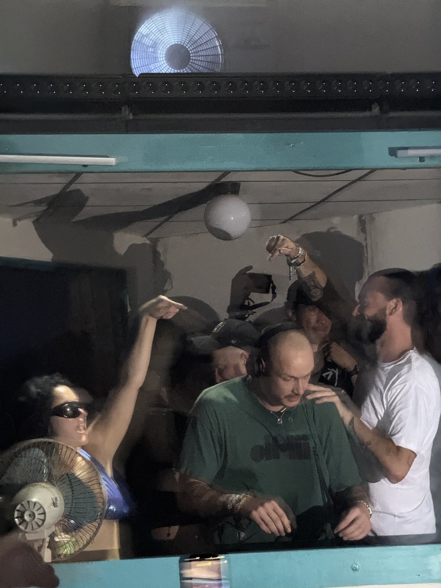 George, Ross and Charli xcx at dh2 set!

#The1975