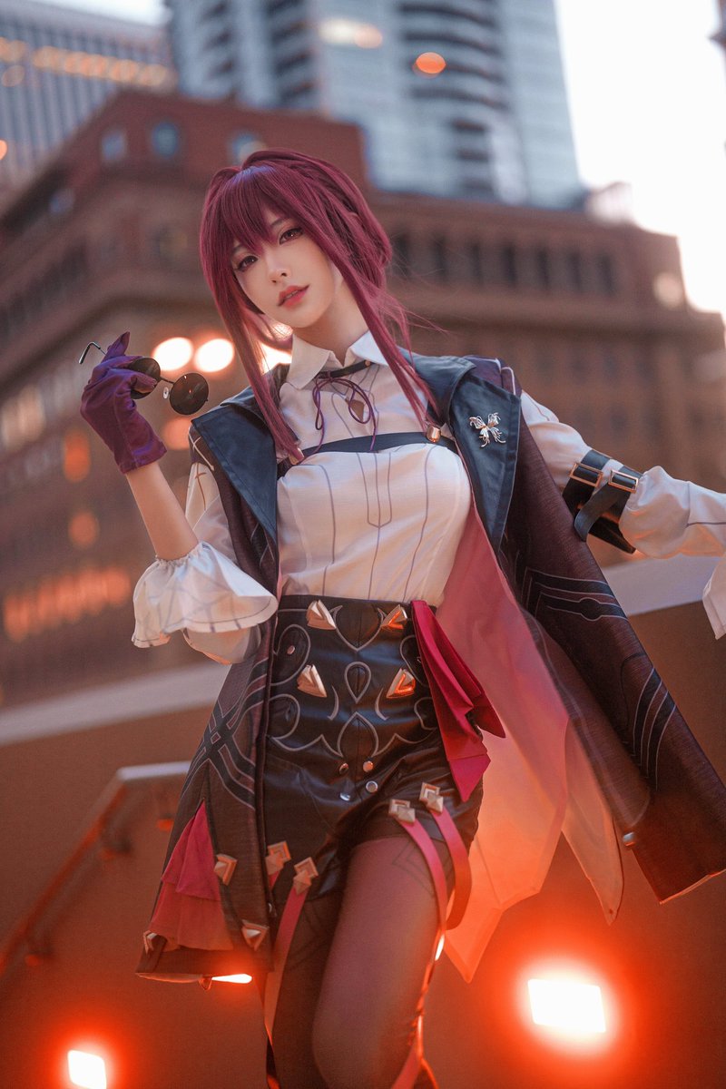luximity's tweet image. It’s a hot summer’s night 

#kafka #honkaistarrailcosplay #HonkaiStarRail #hsr #cosplay #スターレイル #コスプレ