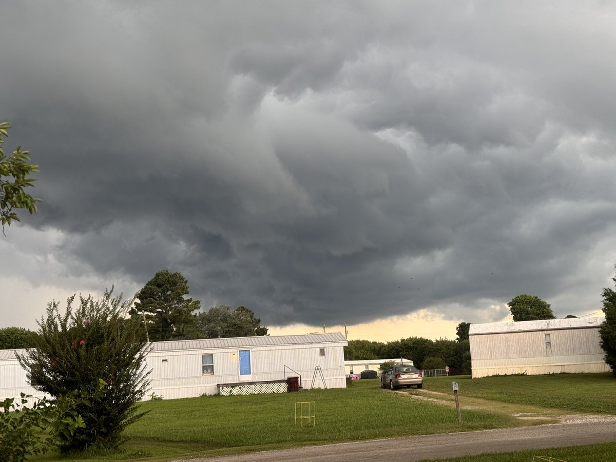 Storm Chaser Barbie tweet media
