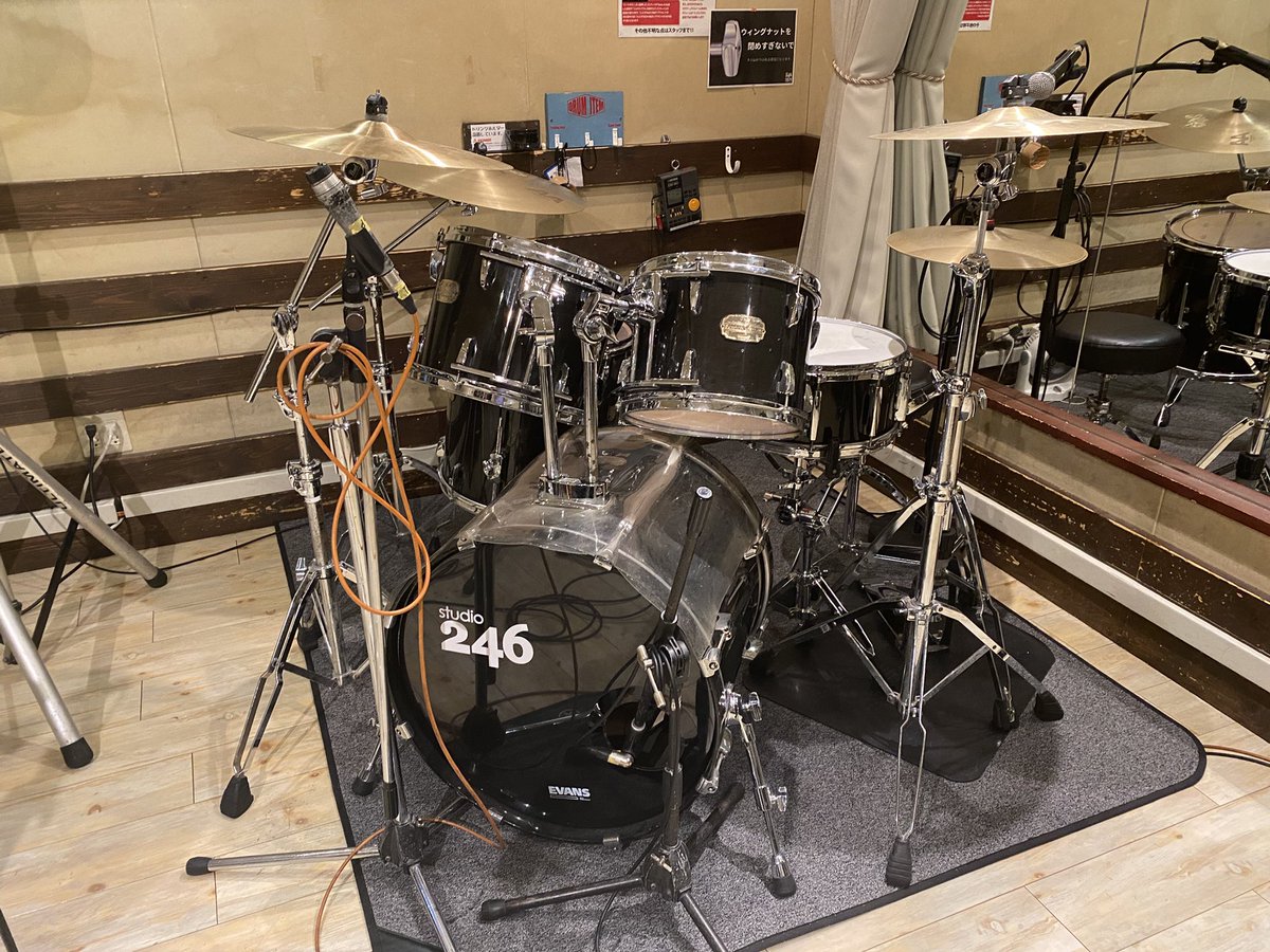 Hissah607's tweet photo. 昨日は、ギター&ベース&ドラムで月一のスタジオ!
恒例のお店で腹拵えのあとスタジオへ。生ドラム叩くの楽しい。アンプでのギターも上がります。新曲もいい感じに!
コーヒーで反省会。来月は楽器店巡りも楽しみです!
#Studio246 #Studio246GEN #天六 #天神橋筋六丁目
#グリル佐野惣 #なにわの湯 https://t.co/vKe5dIxuiu