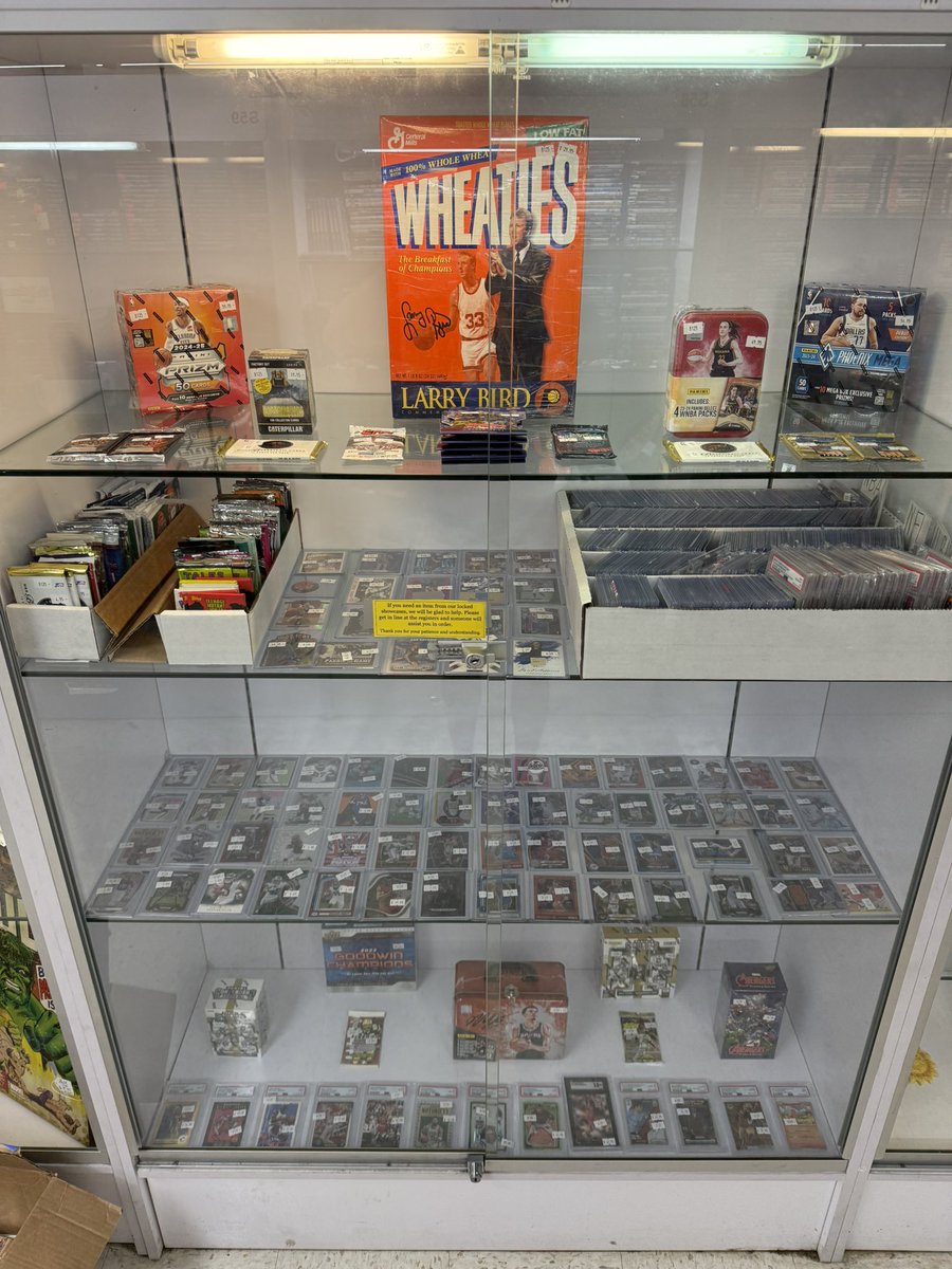 corydoncards's tweet image. One of my consignment cases
