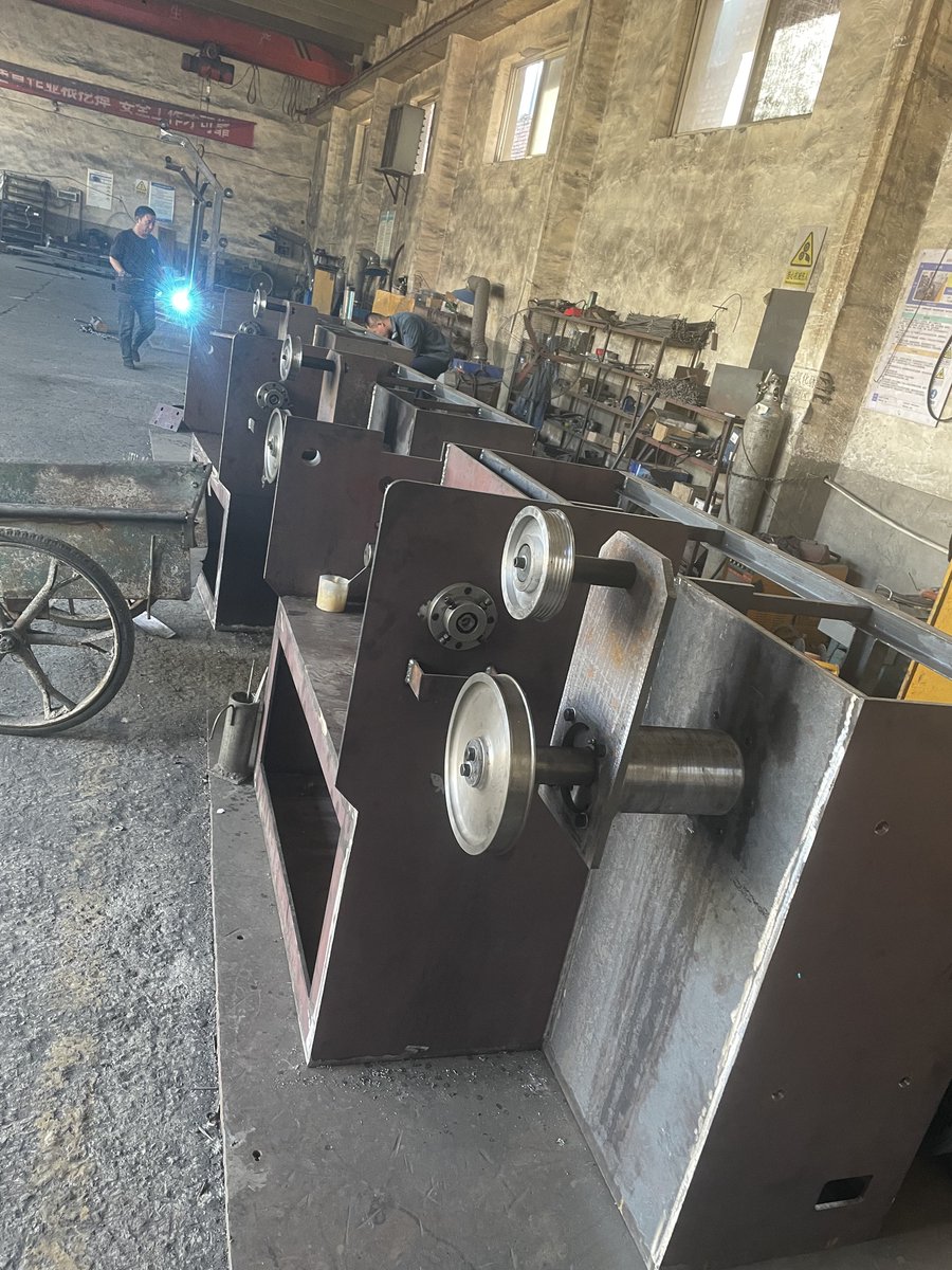 SatleMachinery's tweet image. 🚀 Exciting developments in the production of wet-type water tank drawing machines! Precision engineering meets efficiency for top-notch performance. Stay tuned for more updates! #ManufacturingInnovation #TechTrends 💧✨ #wiredrawingmachine #foryou #fyp  cnwiremachine.com
