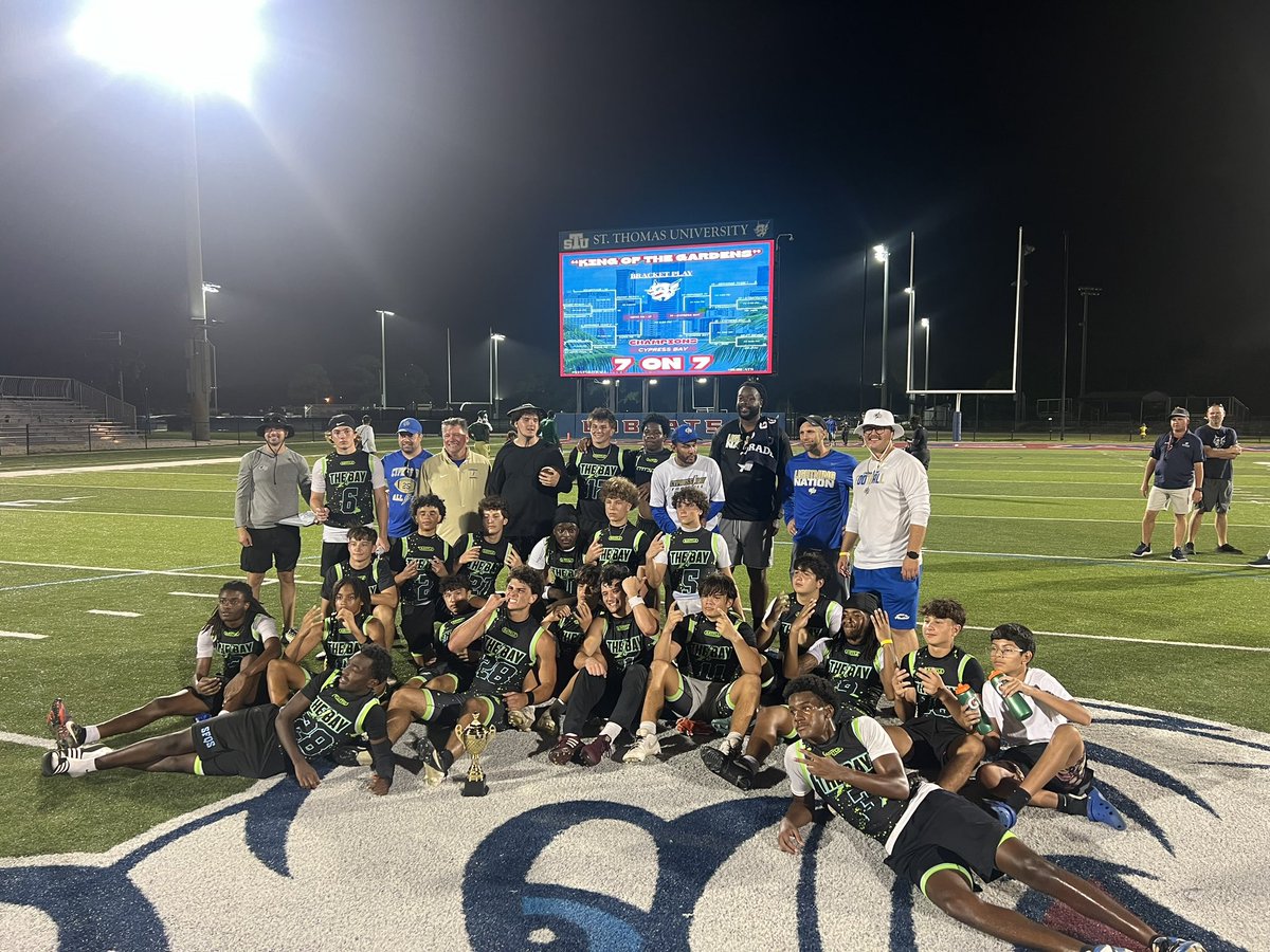 STU_Football's tweet image. Congrats to @CBH_Football for winning the 7v7 tournament‼️
Kings of the Gardens😼🏆
#STUFootball // #RaiseTheStandard