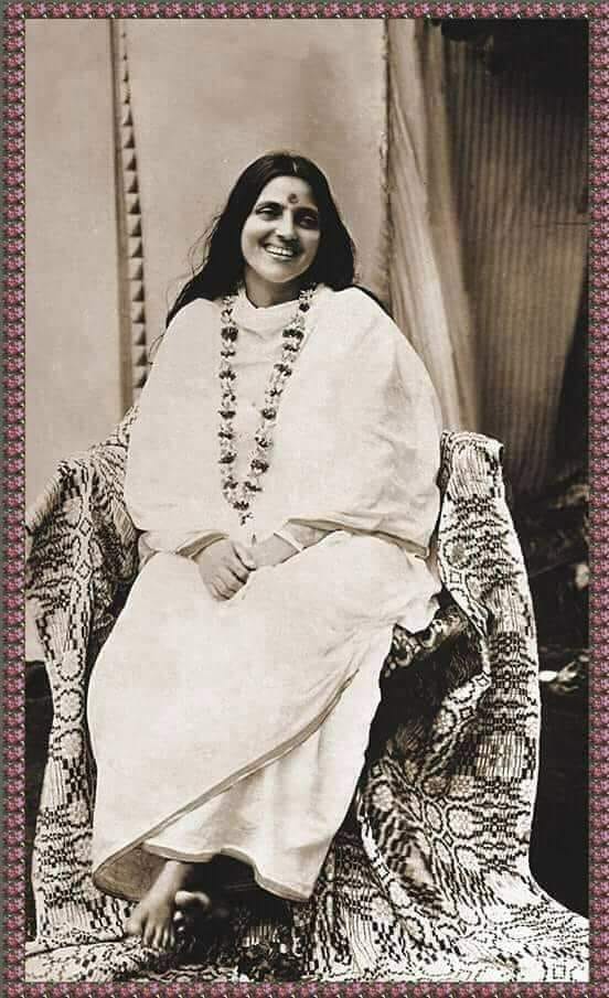 srkpashramam's tweet image. The ceaseless, never-ending current of divine mercy and compassion ever flows forth; in that current one should bathe.

SRI ANANDAMAYI MA