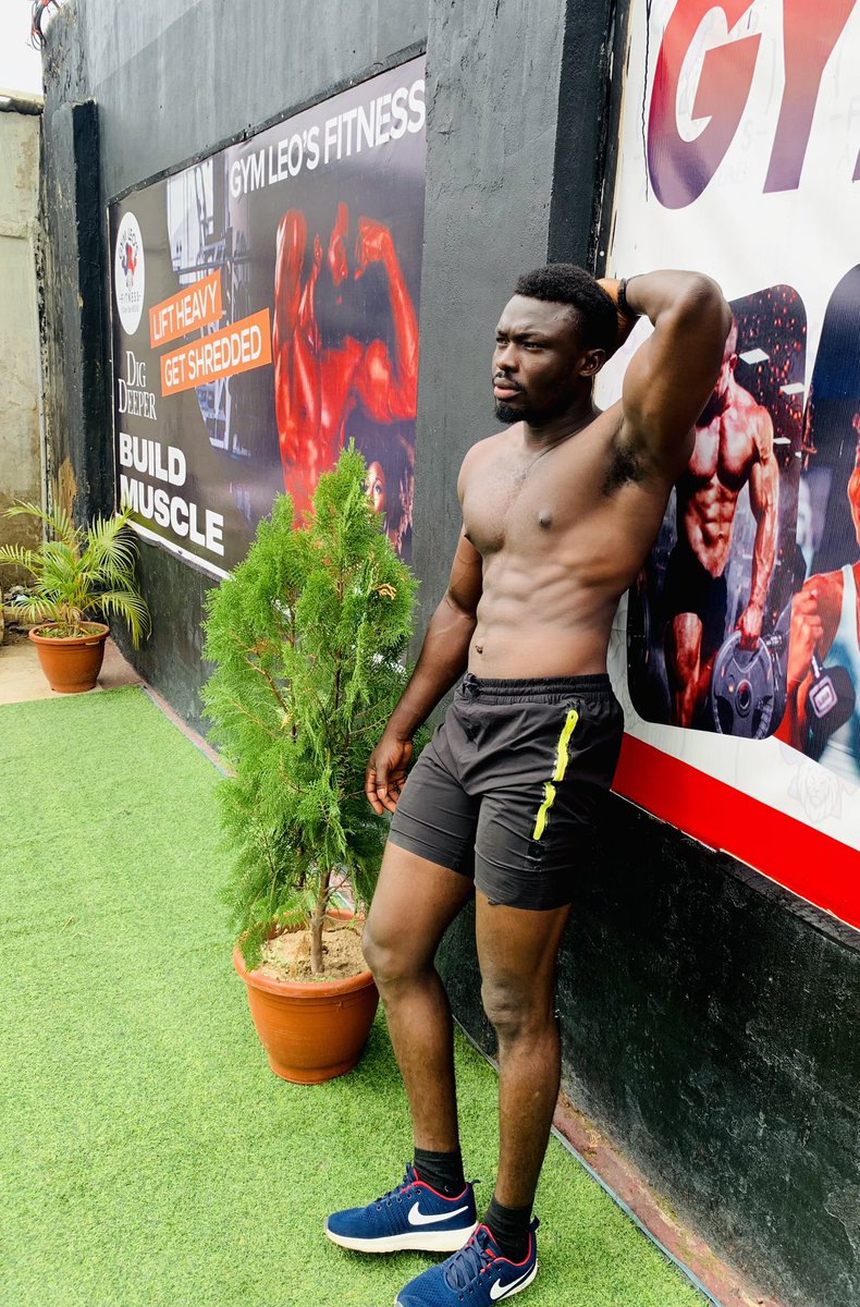 OgunkoloJ's tweet image. They call it “genetics” 😏
I call it showing up when nobody’s watching.
Flex earned, not gifted 💪🏽🔥
#BuiltDifferent #MuscleMindset #NoExcuses #DisciplineEra #GymLife #NigerianFitness