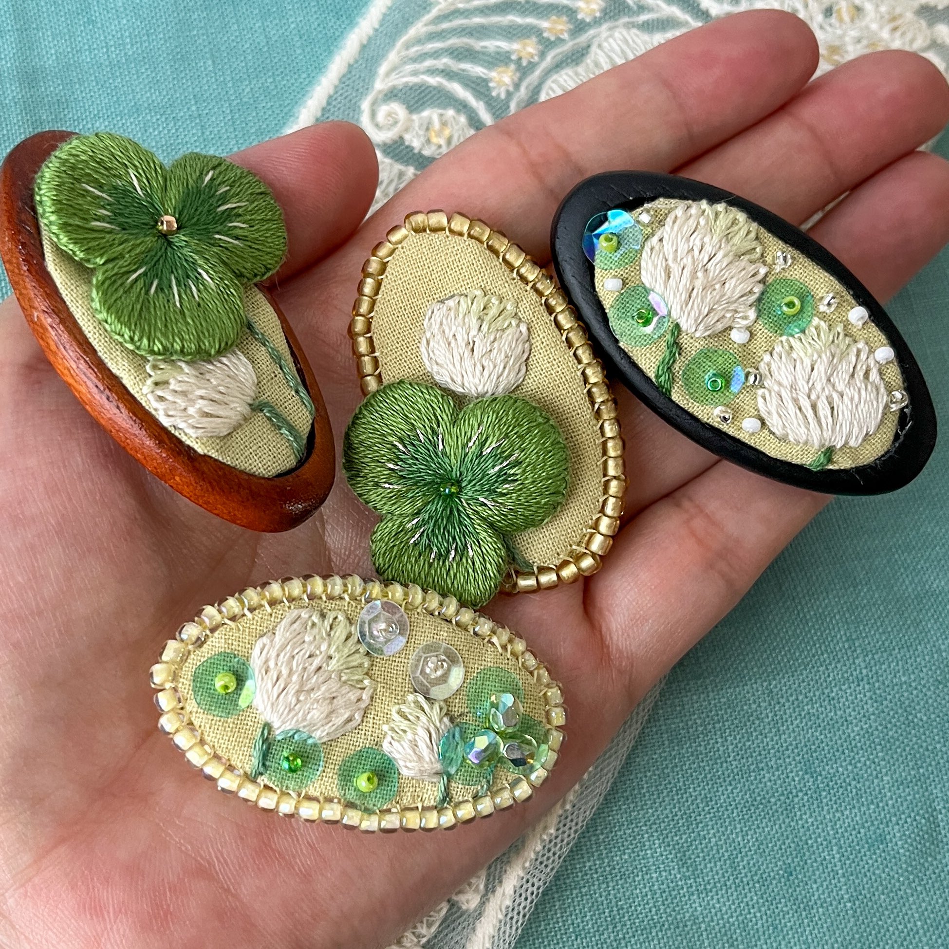 〚yumi様オーダー〛刺繍ブローチ3点 うるうーの ゆみしま on X: 
