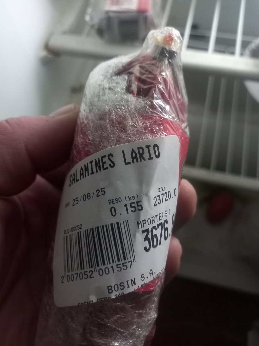 eeeeguacho's tweet image. $23720 el kg de salamin 😂