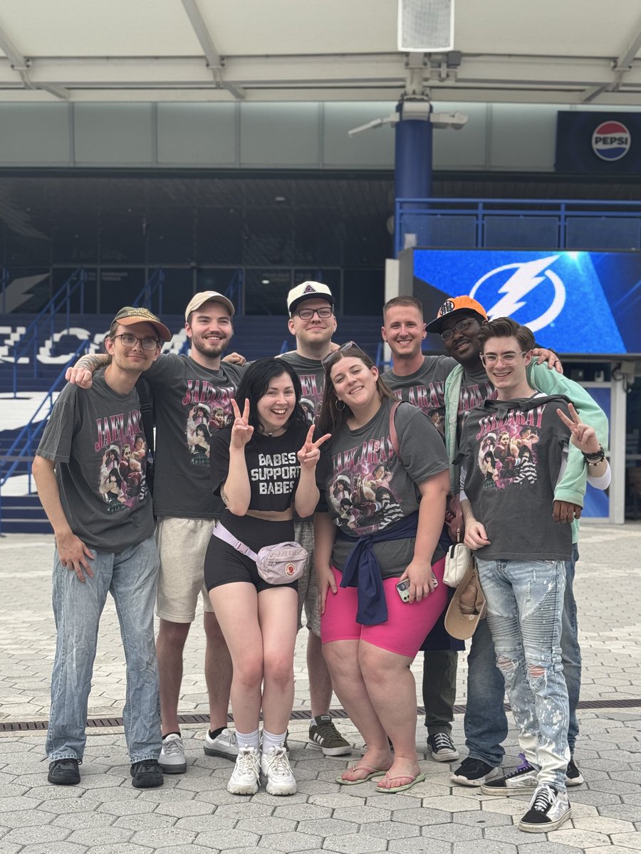 jaelalaray's tweet image. MY COMMUNITY IS SO COOL AND AWESOME 🥹💜