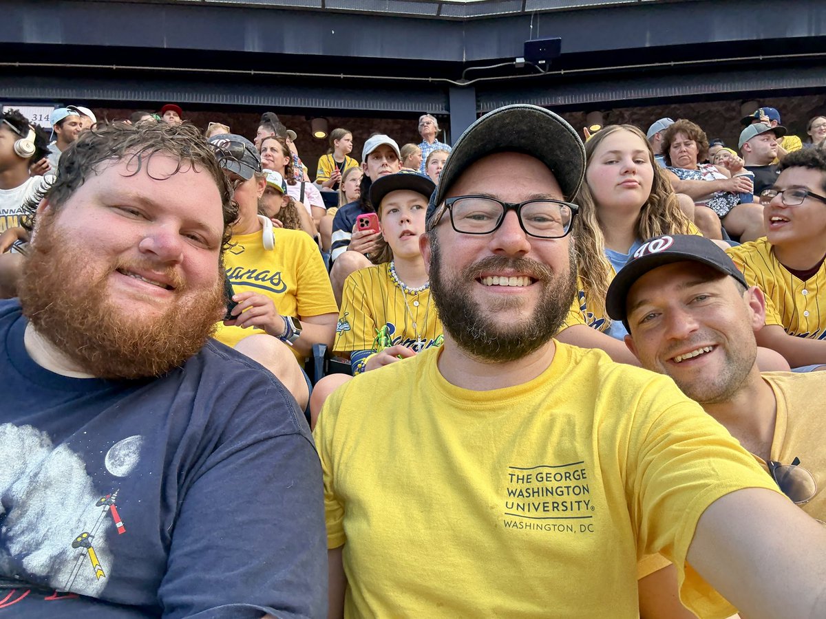 PeterSaccoDC's tweet image. Great time at tonight’s @TheSavBananas game at Nationals Park! ⚾️ 🍌