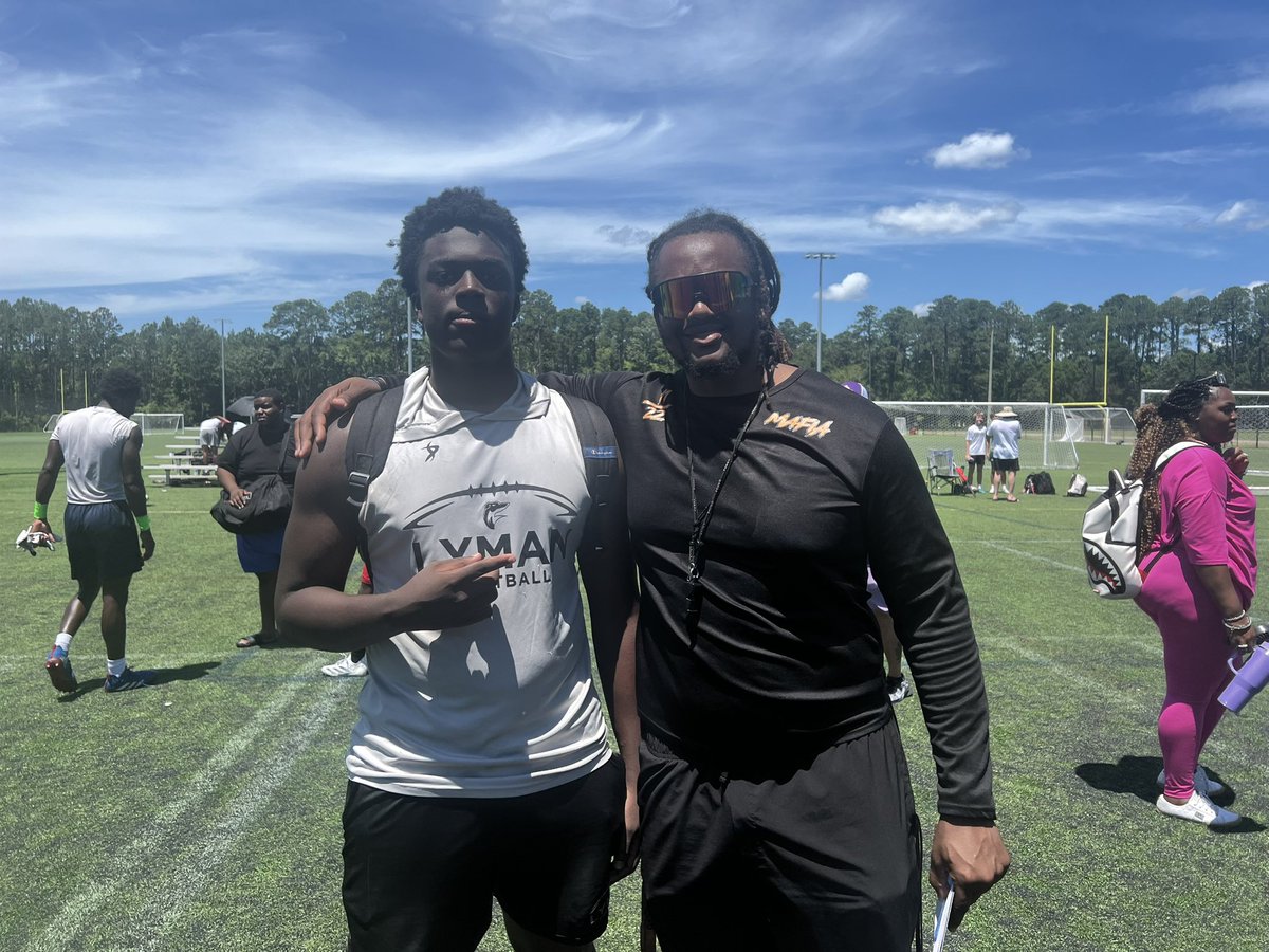 Eddie Bouey (@eddiebouey) on Twitter photo Had a great camp with <a href="/SavannahStateFB/">Savannah State Football</a> head coach <a href="/aekelton/">Coach Kelton</a> and defensive line coach <a href="/Coach_Cezar97/">Coach Cezar</a> and new head coach <a href="/StevenJerry10/">Coach Steven Jerry</a> Had a great camp with <a href="/SavannahStateFB/">Savannah State Football</a> head coach <a href="/aekelton/">Coach Kelton</a> and defensive line coach <a href="/Coach_Cezar97/">Coach Cezar</a> and new head coach <a href="/StevenJerry10/">Coach Steven Jerry</a>
