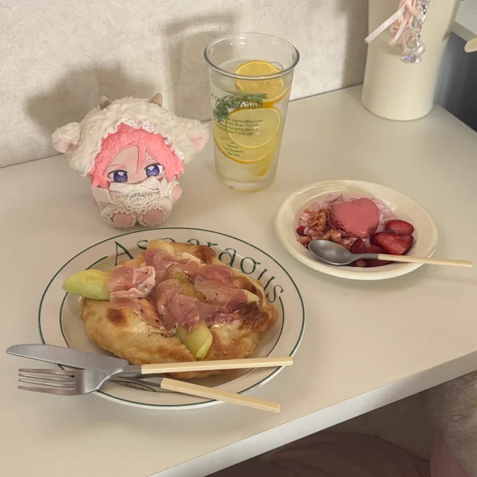 𝒎𝒐𝒓𝒏𝒊𝒏𝒈. デザート付きだよ
