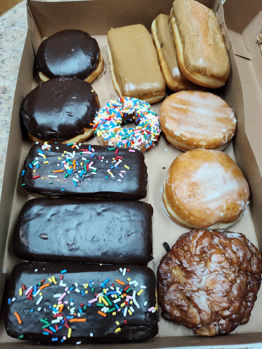 I decided on donuts instead of birthday cake for my birthday tomorrow <a href="/jeanareynolds29/">Gigi</a>. I needed that apple fritter on a spiritual level. 😂 #OPLive #OPNation #Reelz