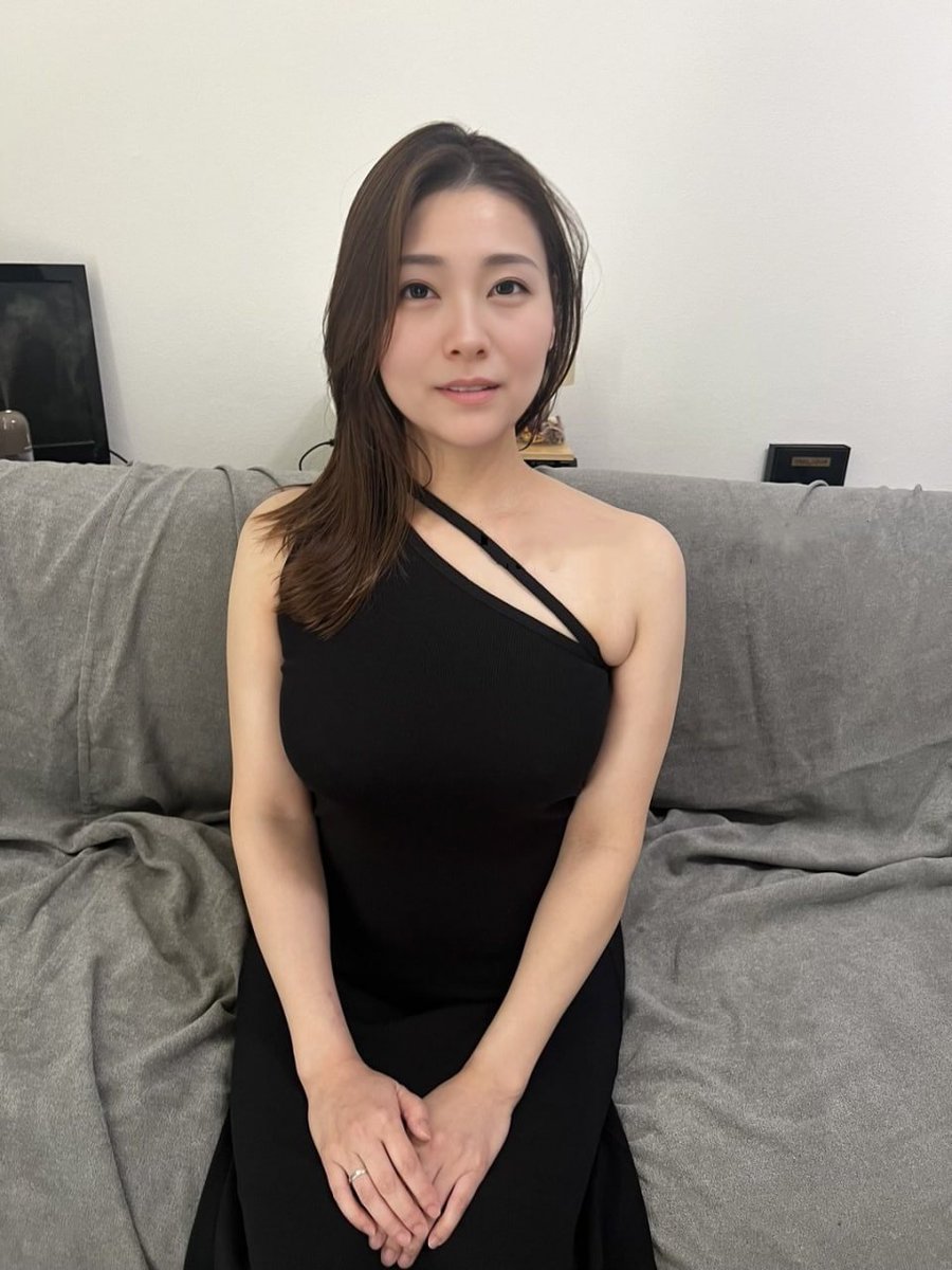 年龄越大觉得舒服才是最重要的 

好看不好看不管了！ 

想看里面穿什么顏色内内吗？ 

点赞截图私聊发! https://t.co/pS7ziw2Tvk