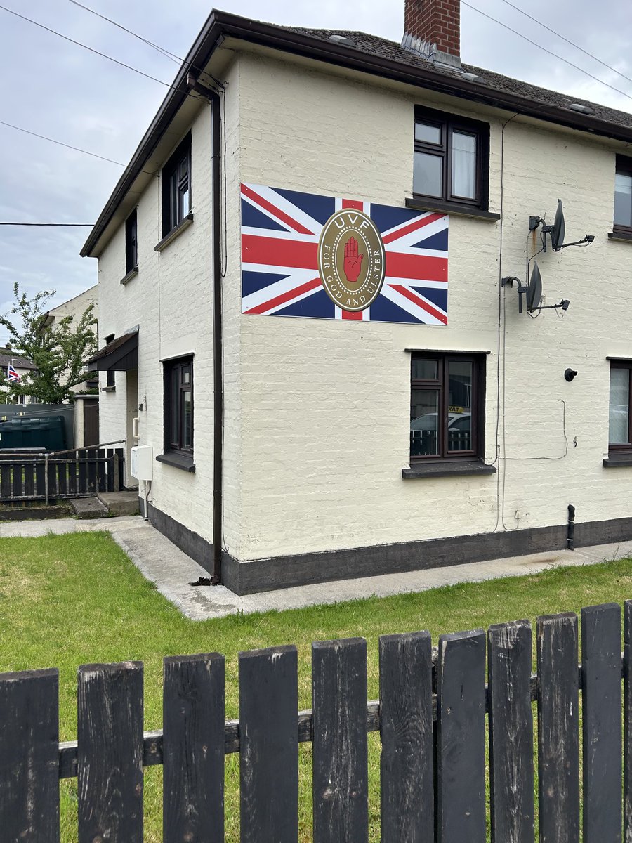 MichaelKellyInd's tweet image. I don’t remember reading about the owners of these houses in Cookstown (East Tyrone) being brought up charges of supporting a terrorist organisation. Different rules when it a British state sponsored terrorist organisation.