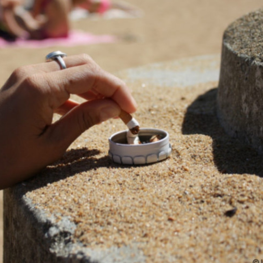 gauchecaca's tweet image. C'est fait.
Catherine Vautrin a interdit la cigarette sur les plages, près des écoles, des piscines, des abribus..
C'est fou à  quel point une seule bonne femme peut emmerder des millions de personnes.
La France est vraiment le pays où l'on légifère sur tout en ne tenant aucun…