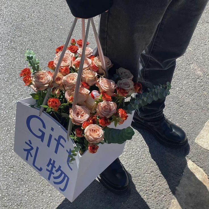 ceritacintaYC's tweet photo. ⠀
𝗢𝗽𝗲𝗿𝗮𝘁𝗶𝗼𝗻: Petal Delivery. Hope they make your day less average.
⠀ https://t.co/w9tM73r4tb