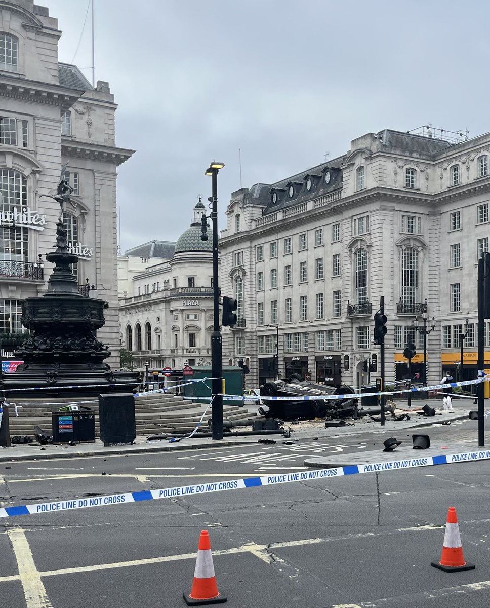 Footprints of London tweet media