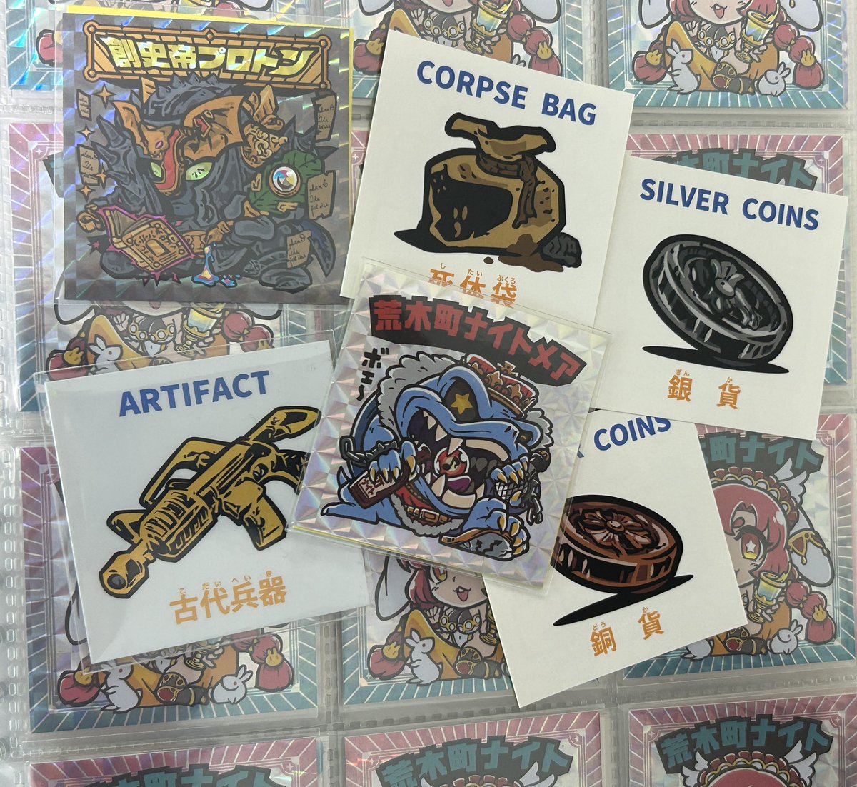 土曜日は偶然通ったお稲荷さんにお参りの御利益かナイトでウタビレのお二人にエンカウント👼🐰
ミルチンさん作のみねこちゃん頂きましたー🙇‍♂️
ご来店ガチャで自ら引かれた３弾ナイトメアも交換🤣

ワイ酔って帰りの駅の階段で転んだとさ
 #荒木町ナイト