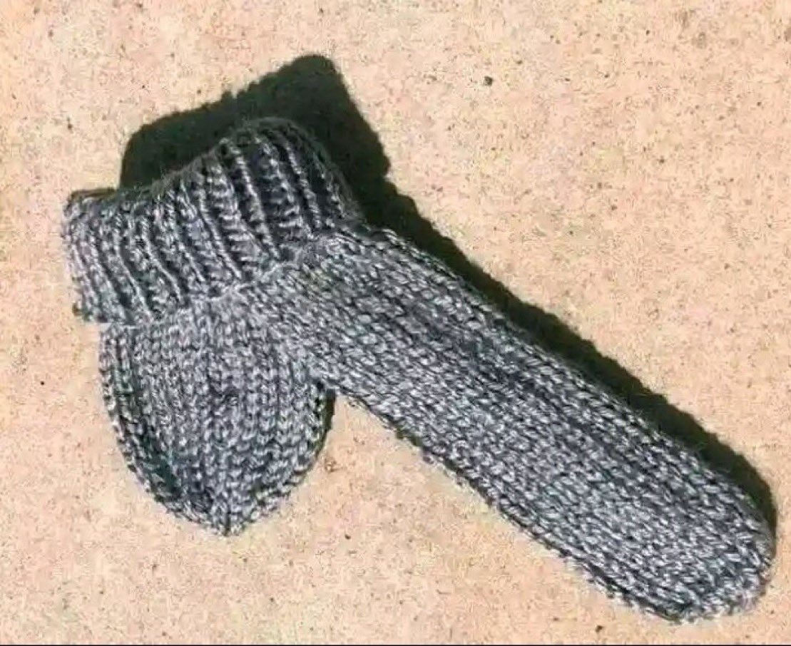 AntonioWallahi's tweet photo. Phewks I finally found the The Beast a sweater.

Nairobi cold has nothing on me.

Good morning. https://t.co/ZUpakZ9P0e
