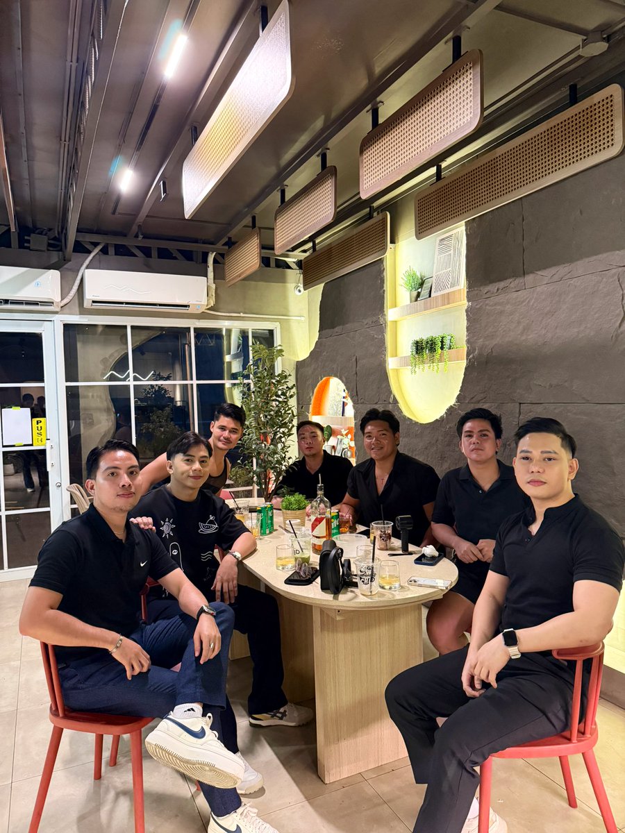 makelove1699's tweet photo. I’ve never been the type who needs to be around all the time. A real, genuine friendship? That’s enough for me. #pridetogether 🏳️🌈 https://t.co/TxeJB4jF79