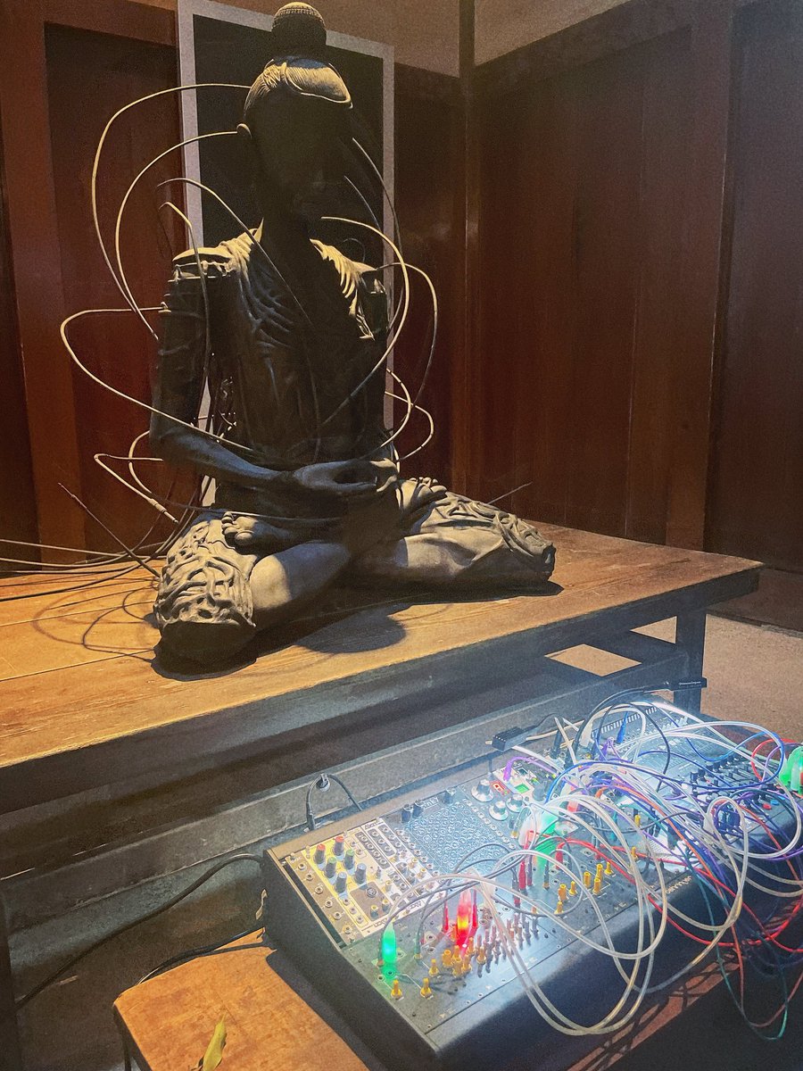 昨日から岐阜は高山に来ております。

夏越の大祓🌿
半年間、無事に過ごせた感謝と、
溜まった穢れを祓い清める御神事です✨

みなさまもこれを機に、
氏神神社さんや産土神社さんにぜひご挨拶に行ってみてくださいませ🤭

#巫女
#舞姫