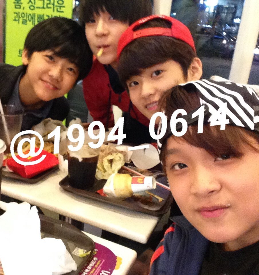 jamong1323's tweet photo. 반칙이야 이거 https://t.co/d2WtiMkCDy