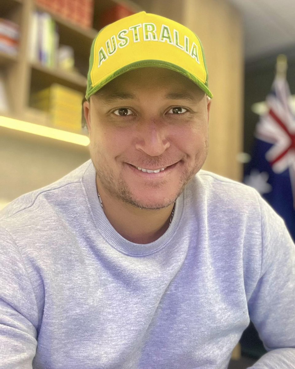 senatorbabet's tweet photo. Sunday and I’m at the office. Prime Minister Albanese cut my personal staffing allocation by 50 percent. He didn’t cut the staffing allocations of some other Senators whom in my opinion he doesn’t see as a threat. I am contemplating taking legal action. Anyway, still smiling. https://t.co/aKvcDW4fLo