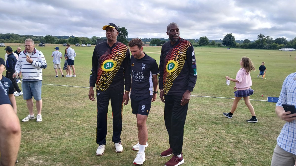 Good to catch up with an old MWL adversary flanked by his two minders!