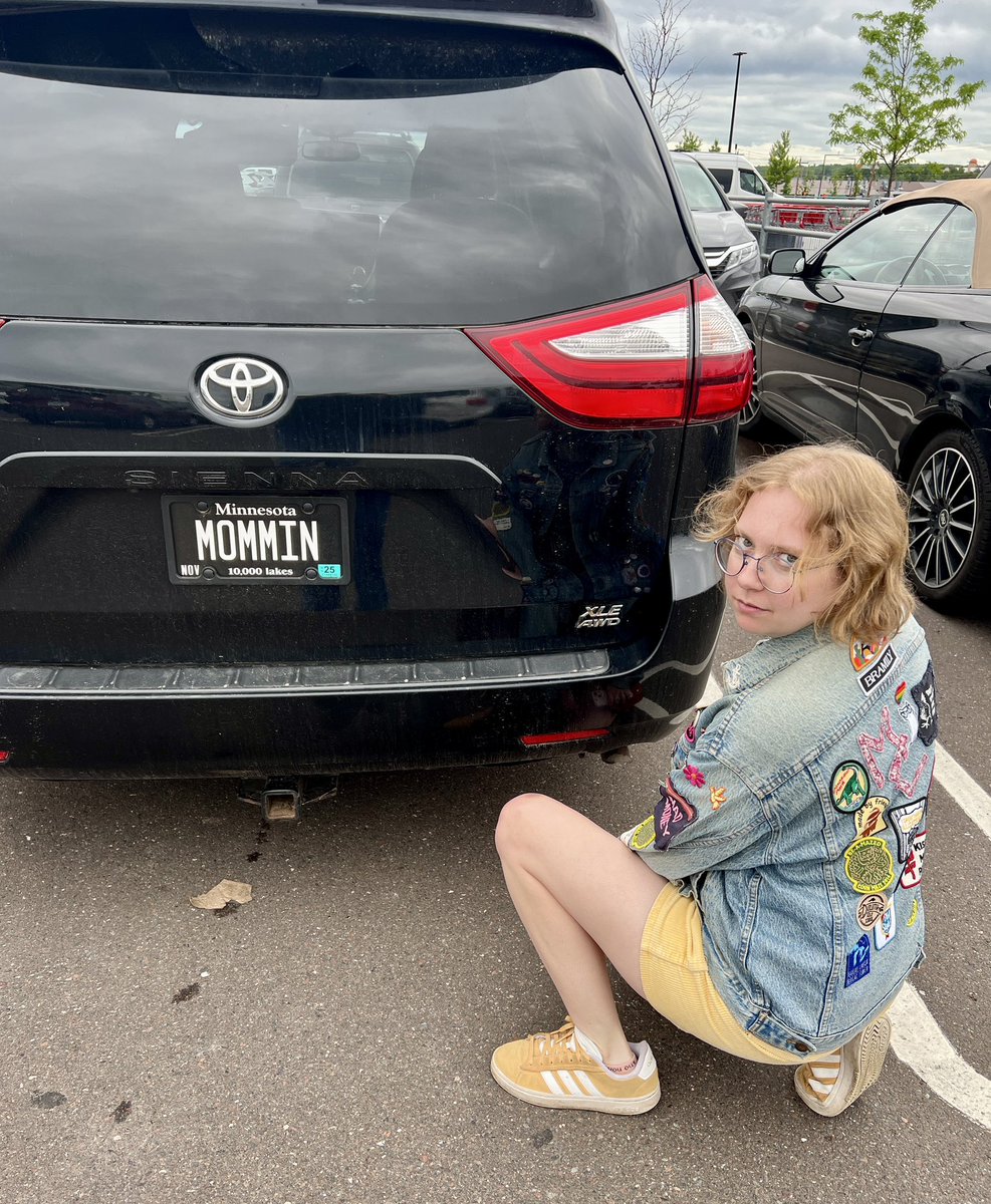 wdizzo's tweet photo. Who is she? #mommin #personalizedplates #costco @kayleefabulous https://t.co/gS0S0EBUQE