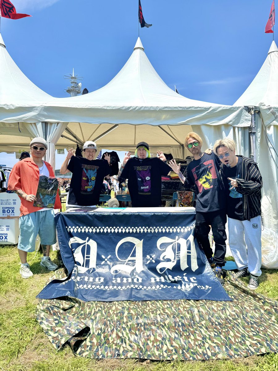 😈
<a href="/DEADPOP_FEST/">DEAD POP FESTiVAL</a> 
<a href="/SiM_Official/">SiM_Official</a> 
<a href="/MAHfromSiM/">MAH</a> 

コラボ大好評いただきありがとうございます☻
是非ブースにお立ち寄りください
熱中症に気をつけて楽しみましょう♪
